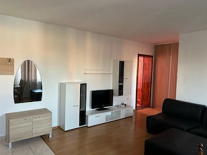 Inchiriez apartament central 2 cam