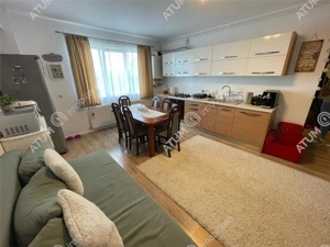 Apartament 3 camere decomandate balcon loc parcare zona Turnisor Sibiu - imagine 2