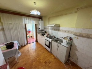 Apartament 3 camere, etaj 2 - Cugir - imagine 3