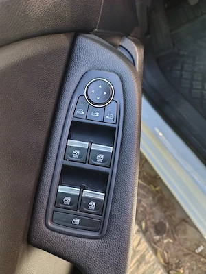 Vând autoturism marca Renault Clio  - imagine 5