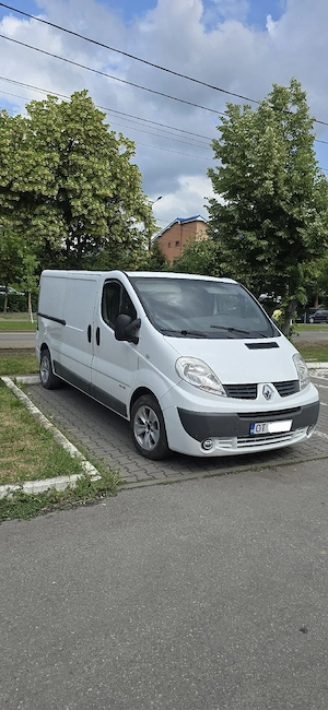 VAND Renault Traffic AN 2009 LUNG Proprietar de 10 ani