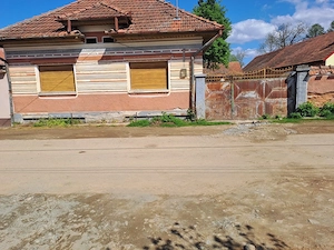 Casă cu 2000mp Teren Gura Văii Țara Făgărașului