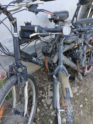 vând  doua biciclete 