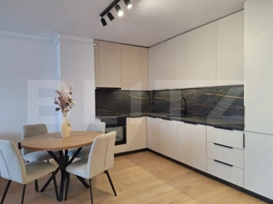 Apartament lux 2 camere 45 mp, terasa 10.50 mp, etaj intermediar, garaj, Eroilor