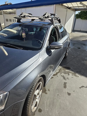 Volkswagen Jetta  - imagine 5