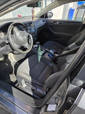 Volkswagen Jetta  - imagine 6