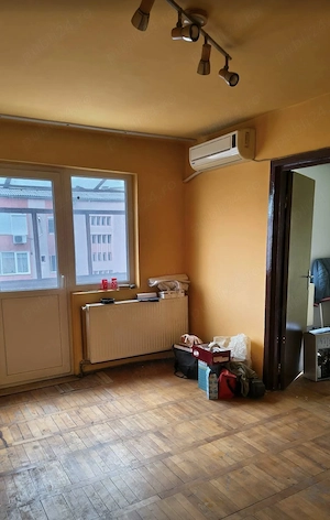 Vând apartament cu 2 camere bloc de 4etaje  - imagine 3