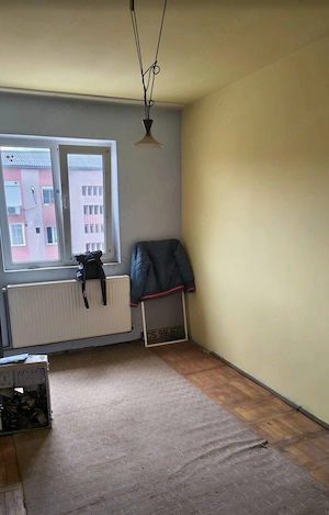 Vând apartament cu 2 camere bloc de 4etaje  - imagine 4