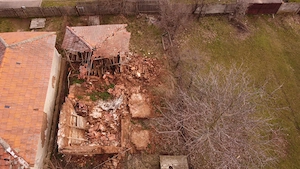 Teren intravilan + Casă bătrânească 944 mp (oportunitate reconsolidare extindere)   Str. Decebal 124 - imagine 2