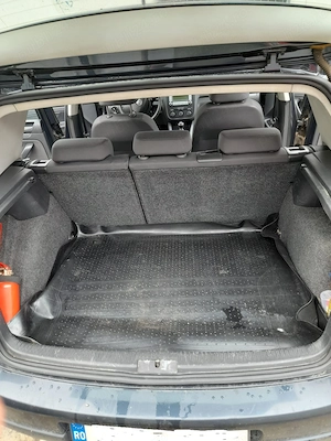 Volkswagen Golf 5 1.9 TDI - imagine 8