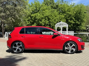 Volkswagen Golf 7 GTI 2.0 TSI   Stock   Înmatriculată  Recent   DynAudio   Bi-Xenon   Full Dotări  - imagine 5