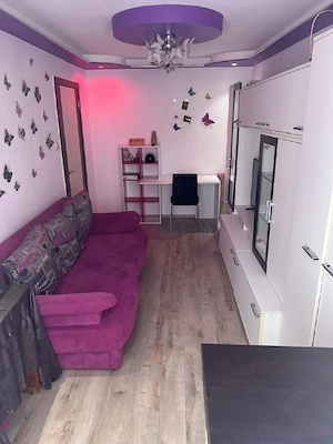Apartament cu 3 camere decomandat de inchiriat in zona Umt.