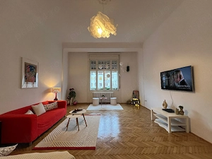 Trăiește în inima Timișoarei   Apartament istoric cu vedere spectaculoasă asupra Pieței Victoriei. - imagine 3