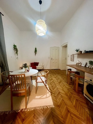 Trăiește în inima Timișoarei   Apartament istoric cu vedere spectaculoasă asupra Pieței Victoriei. - imagine 7
