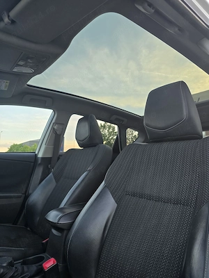 Toyota Auris Hybrid   An 2014   Plafon Panoramic & Dotări Top. Preț 8999  ușor negociabi - imagine 5