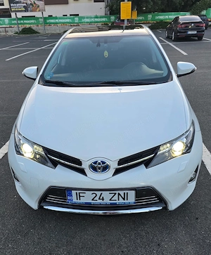 Toyota Auris Hybrid   An 2014   Plafon Panoramic & Dotări Top. Preț 8999  ușor negociabi - imagine 3