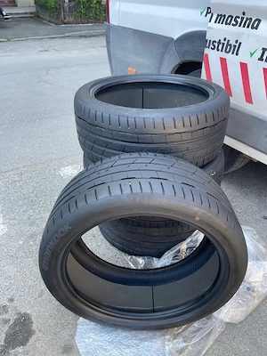 Vand set 4 anvelope vara Hankook 235/40R19