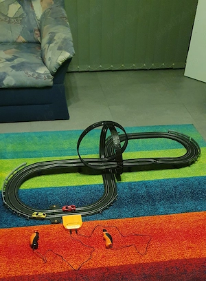 Circuit masini magnet Set cale ferată tren de pasageri șine din lemn,magnetic,traseu 3 metri,baterii