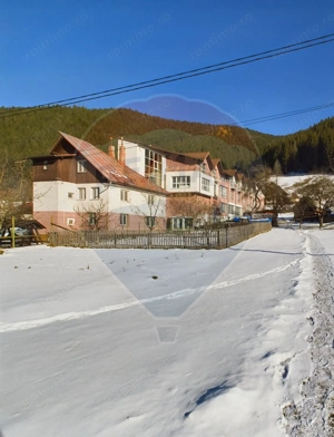Casă / Vilă Moeciu de Sus, zona pitoreasca, 5 camere, pret deosebit