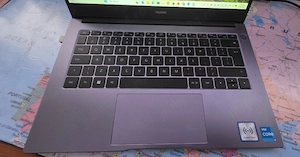 Vand laptop ultraportabil Huawei Matebook  D14 - impecabil