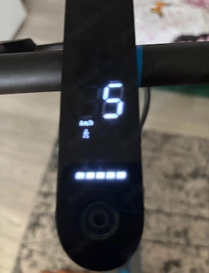 Vând trotinetă electrică Xiaomi Essential în stare bună