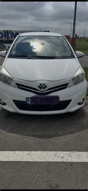 Vând Toyota Yaris an 2013, benzină 1.0 