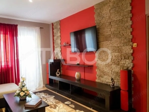 Apartament decomandat 3 camere  2 bai etaj 3 balcon zona buna Cisnadie - imagine 3