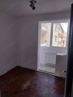 Apartament 4 camere, etaj 3, 91 mp.utili, str.Intrarea Castanului, fostă Pescarilor. - imagine 3