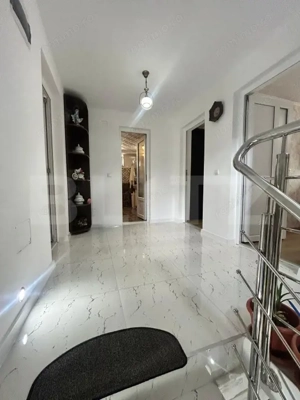 Casa/Vila cu 8 camere, 4 bai - Zarnesti - imagine 8