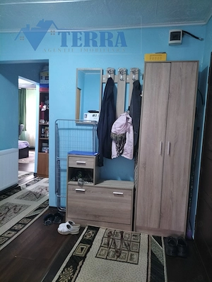 Vând apartament 2 camere, parter înalt, utilat şi mobilat. - imagine 3