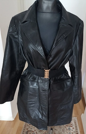 Trench piele naturala bust 95-115, 350 lei 