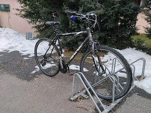 vînd bicicletă Hendricks Alu 550 dau schimb cu mobil Xiaomi 13,14 Pro sau Ultra.