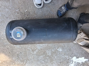 Butelie de gaz auto si baterie 