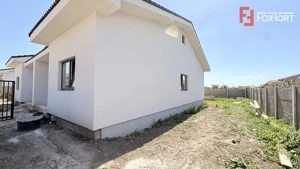 Duplex de vanzare pe parter, 3 camere - Mosnita Veche - Centru - imagine 2