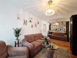 Renovat complet.3 CAMERE la pret de DOUA.Centrala proprie!
