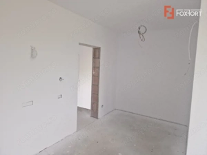 Casa cu 5 camere, 617 mp teren, Mosnita Veche - imagine 8