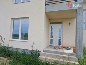 Casa cu 5 camere, 617 mp teren, Mosnita Veche - imagine 2