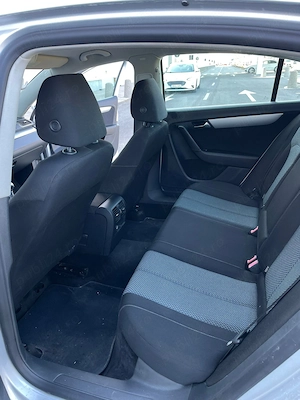 UNIC PROPRIETAR VW Passat B7 2013, 1.6 TDI, 223.000km   - imagine 2