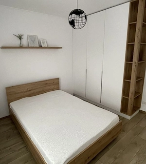   la Piata Crangasi ofer in chirie un apartament 2 camere 