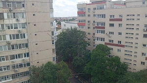 Vând apartament de 3 camere 