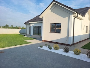 Casa parter 3 cam,2 bai,buc,incalzire pardoseala,finisaje,teren 450 mp