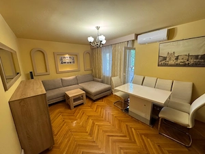 Vând apartament cu 3 camere, decomandat, etajul 1,zona Lipovei - Holdelor 