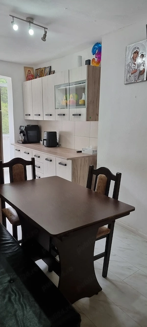 Apartament 2 camere decomandat, centrul orașului Brezoi, vedere la Vârful Țurțudan - imagine 2