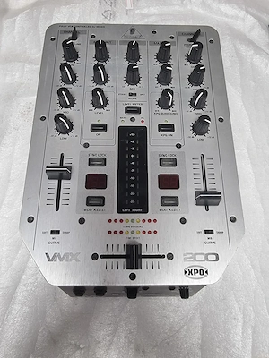 Vand mixer Behringer VMX200