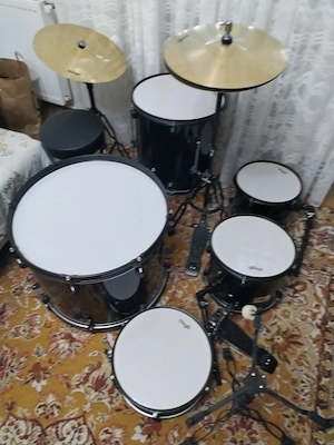 Vând set tobe