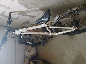 Vand bicicleta in stare buna nare defecte cauciucuri noi 