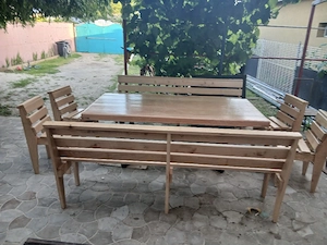 vand mese scaune si banci