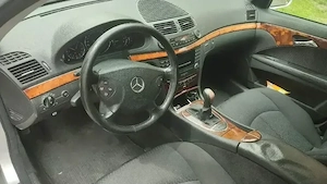 Mercedes Benz E benzina - imagine 8