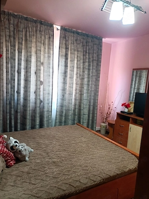 3 camere decomandate ,toate utilitatile, centrala pe gaze,pereti indreptati ,AC ,partial mobilat,POD - imagine 9