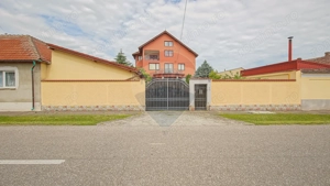 VILA SANNE – 10 camere, teren 1300 mp, Hălchiu - imagine 9